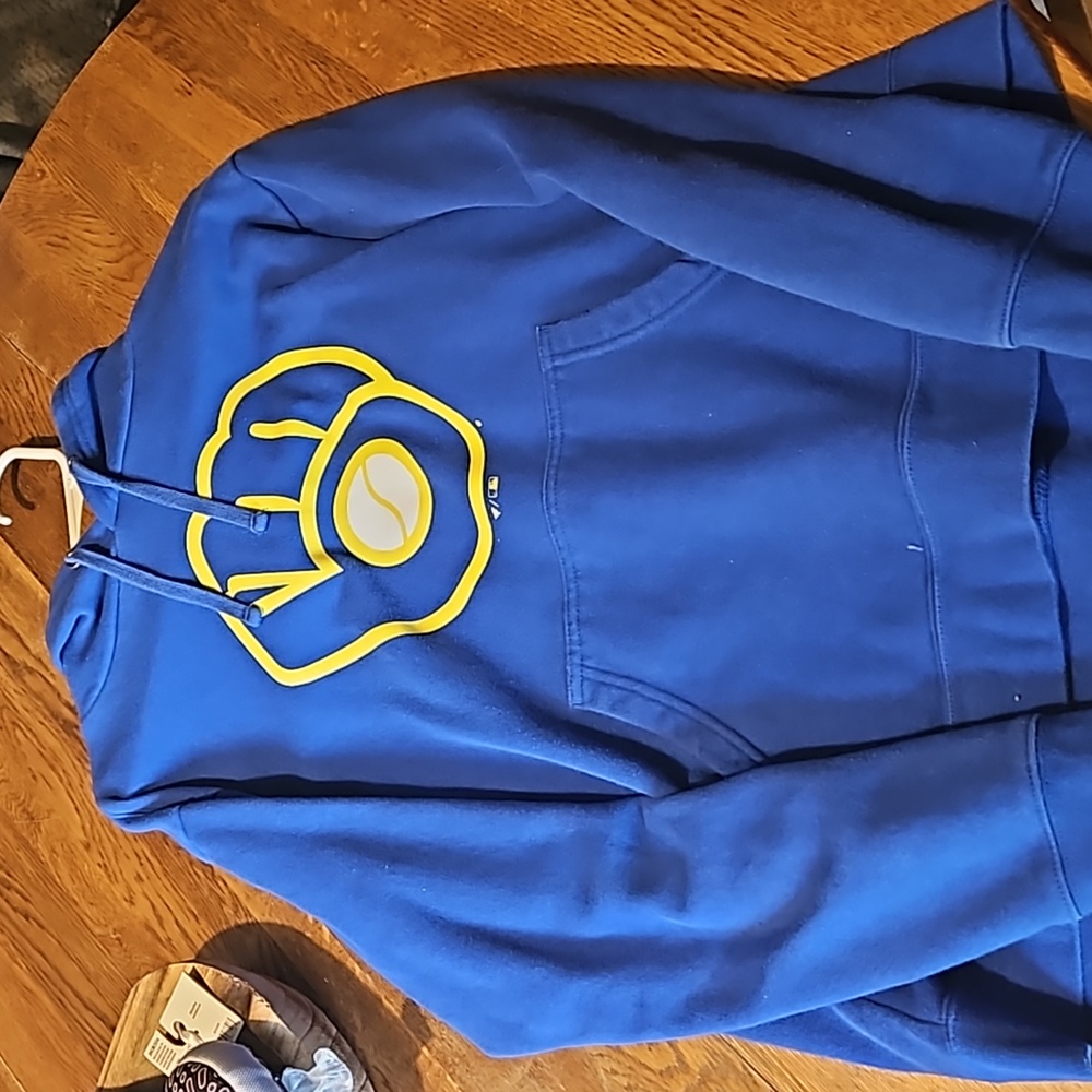 Milwaukee brewers sweatshirt